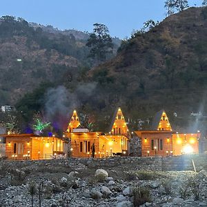 Cabana Riverside Resort - Kainchi Dham